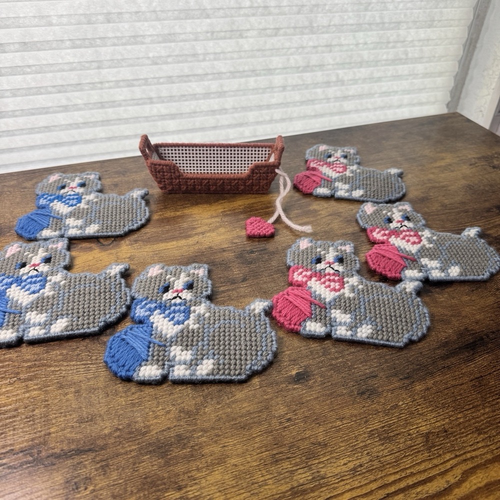 VTG Handmade Plastic Canvas Cat Coasters With Basket Holder Set‎ of 6 Pink Blue
